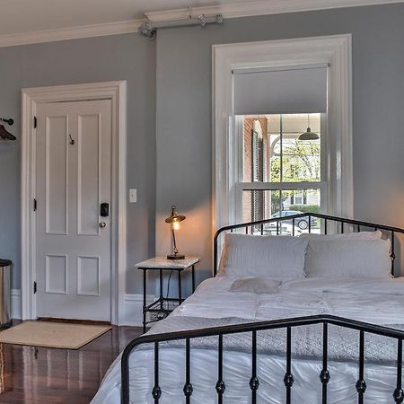 The Burrell House Hotel Keene Bagian luar foto
