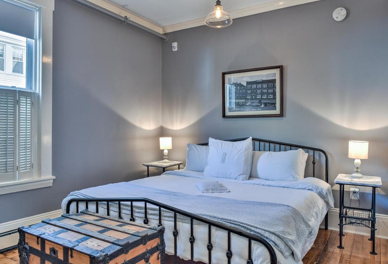 The Burrell House Hotel Keene Bagian luar foto