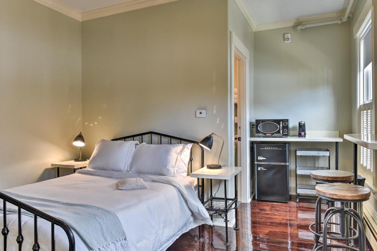 The Burrell House Hotel Keene Bagian luar foto