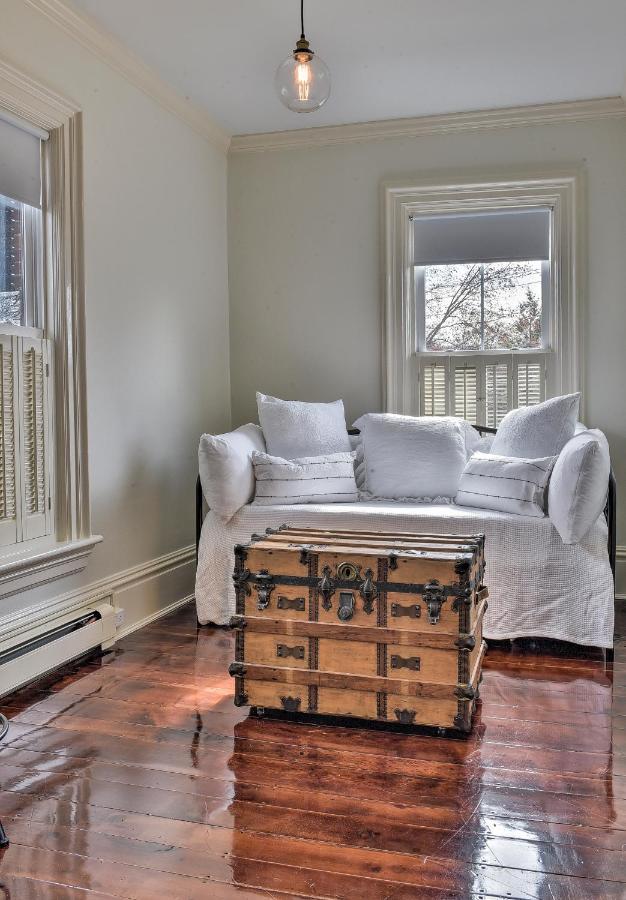 The Burrell House Hotel Keene Bagian luar foto