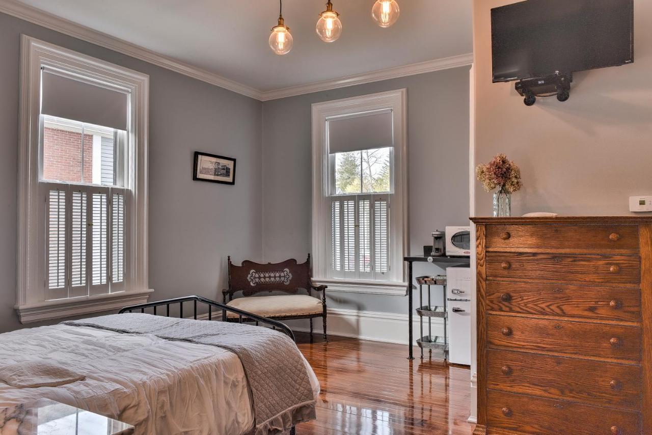 The Burrell House Hotel Keene Bagian luar foto