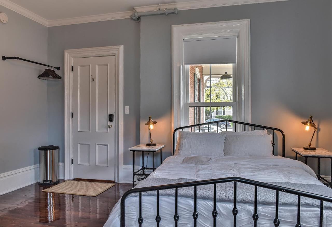 The Burrell House Hotel Keene Bagian luar foto