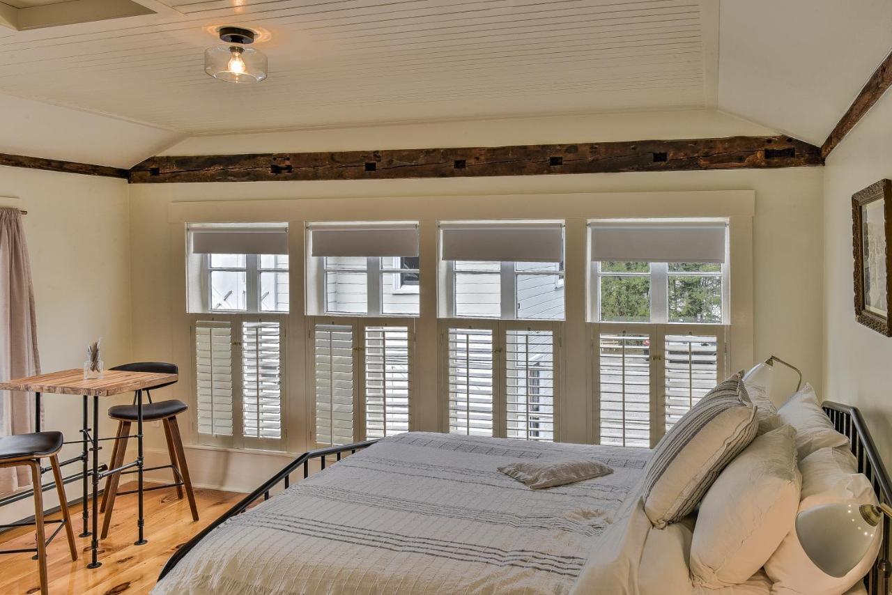 The Burrell House Hotel Keene Bagian luar foto