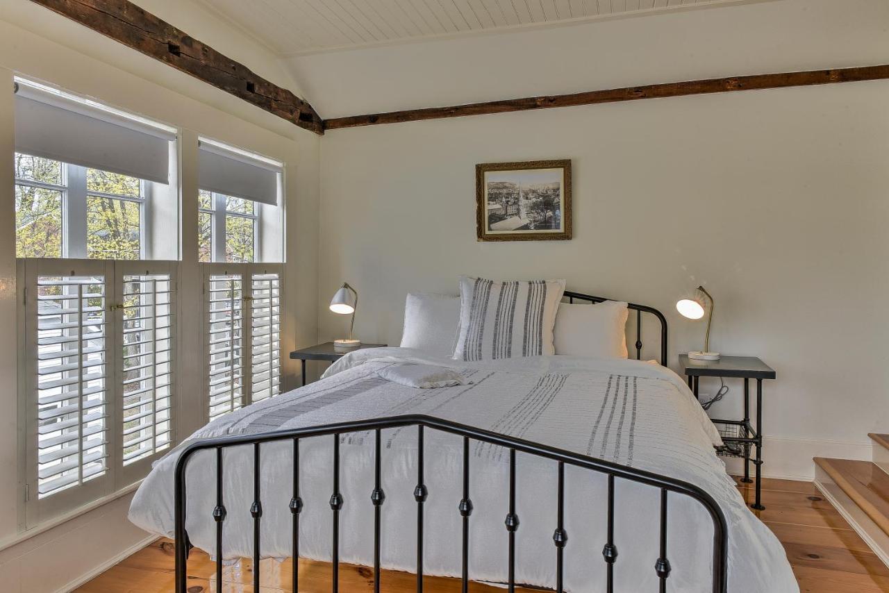 The Burrell House Hotel Keene Bagian luar foto